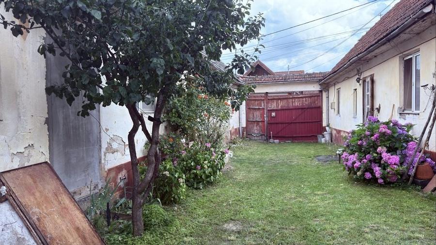 Casă cu 4 camere în Central