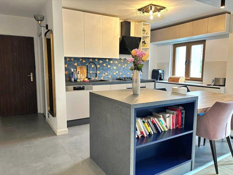 Apartament cu 4 camere decomandat în Aviației