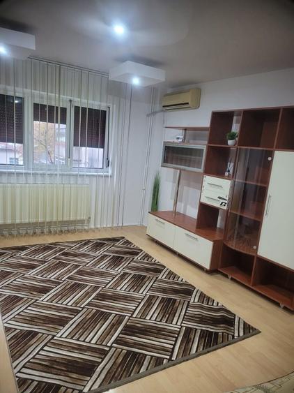 Garsonieră decomandată în Dorobanți