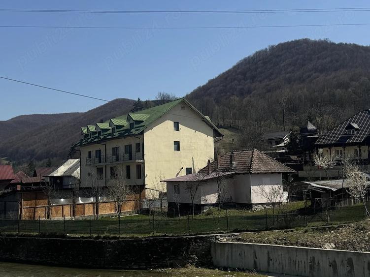 Casă cu Teren 860 Mp în Central