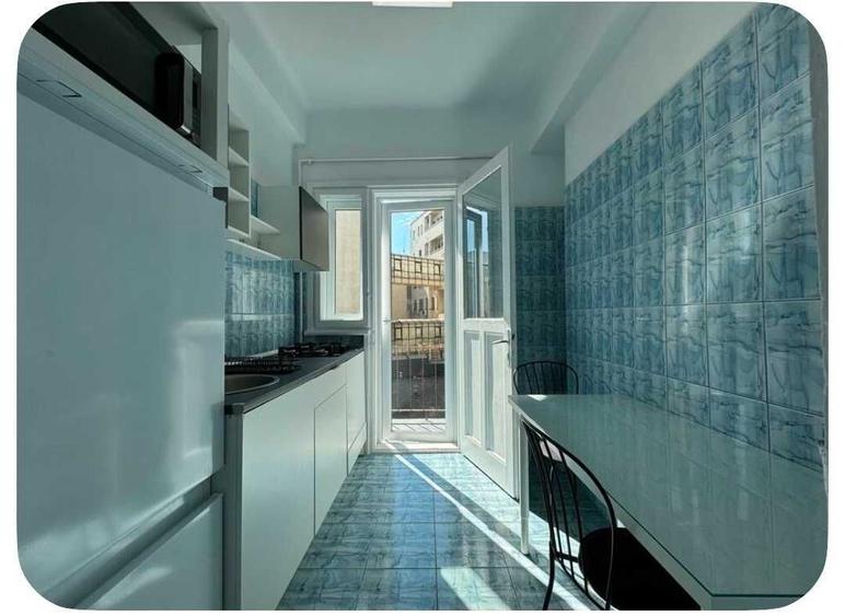 Apartament cu 3 camere semidecomandat în Universitate