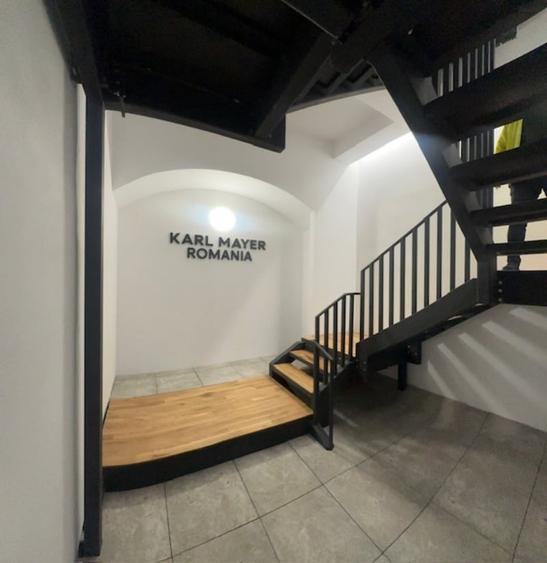 Birou, de 12.300000190735 mp, în Orașul Vechi