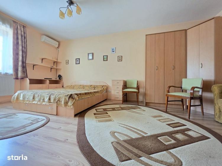 Casă cu 4 camere în Dudu