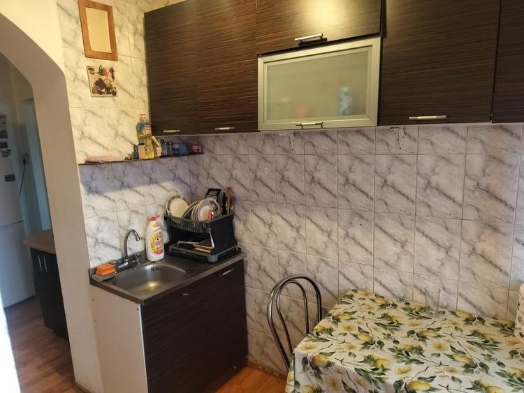 Apartament cu 2 camere decomandat, mobilat în Rovine