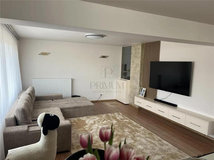 Penthouse cu 3 camere semidecomandat, mobilat în Giroc
