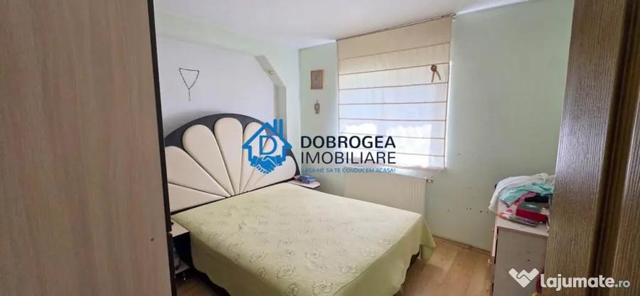 Apartament cu 3 camere decomandat în E3