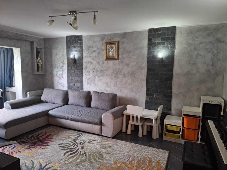 Apartament cu 3 camere decomandat în Gară