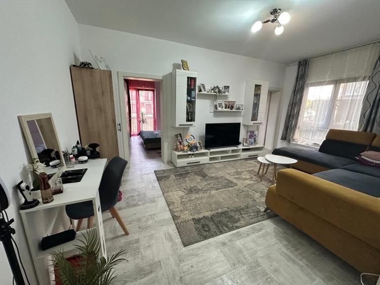 Apartament cu 2 camere semidecomandat în Central