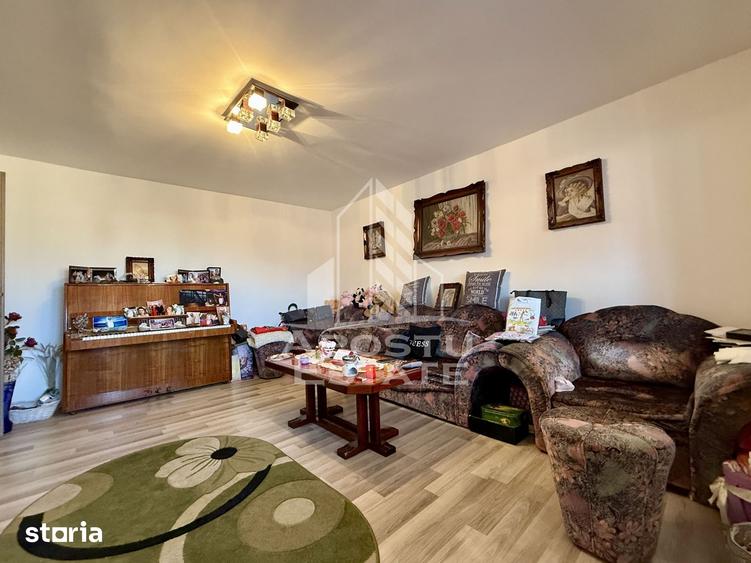 Apartament cu 3 camere decomandat în Lunei