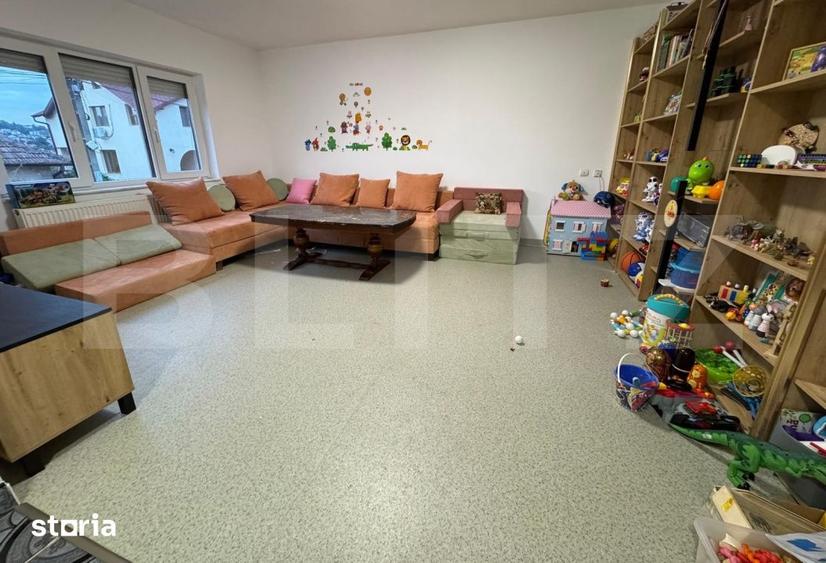 Casă cu 5 camere cu Canalizare în Central