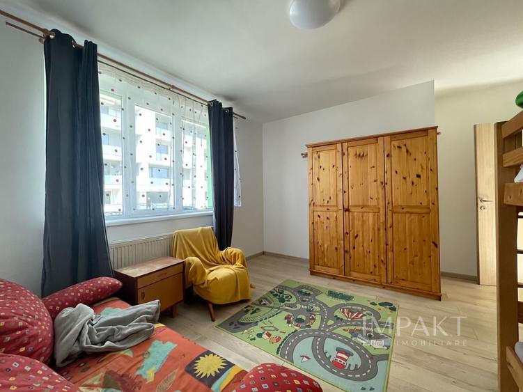 Apartament cu 3 camere semidecomandat, mobilat în Mărăști