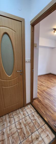 Apartament cu 2 camere semidecomandat în Centrul Civic