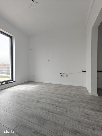Casă cu 3 camere cu Teren 250 Mp în Clinceni
