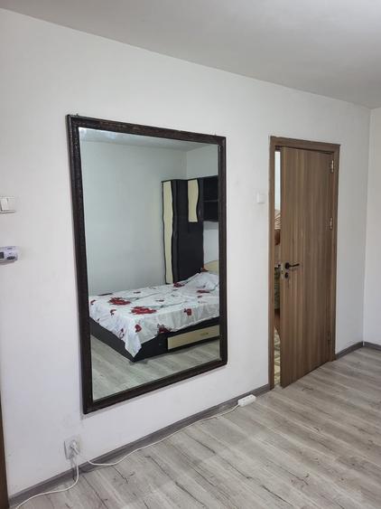 Garsonieră decomandată în Rovinari