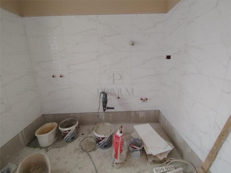 Duplex despartit prin C.T. - spatios - 5 camere - bucatarie - 10