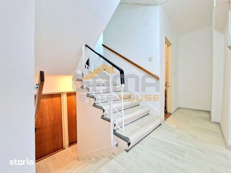 Apartament cu 3 camere decomandat în Polivalentă