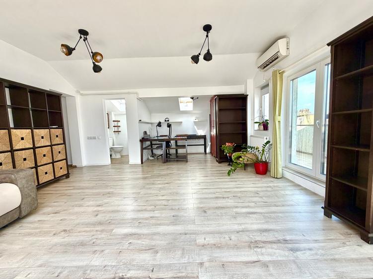 Apartament cu 3 camere decomandat, mobilat în Titan
