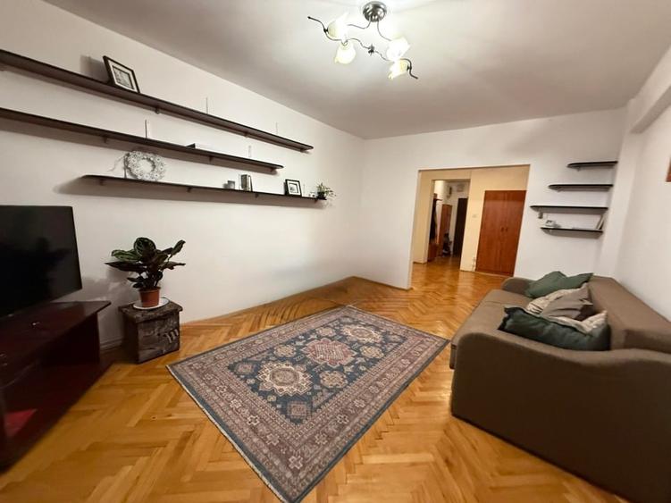 Apartament cu 4 camere decomandat, mobilat în Zorilor