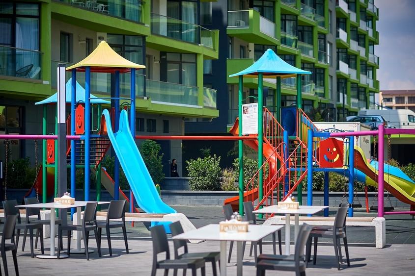 Apartament cu 3 camere decomandat în Mamaia-Sat