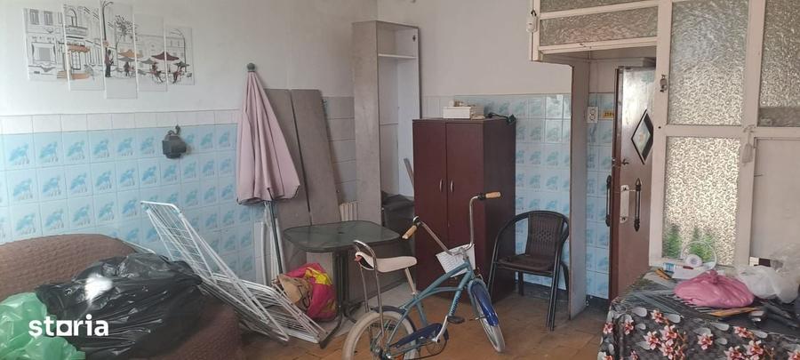 Spațiu comercial, de 120 mp, în CET