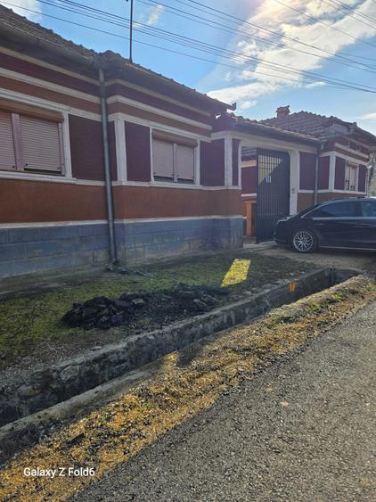 Casă cu 4 camere în Central