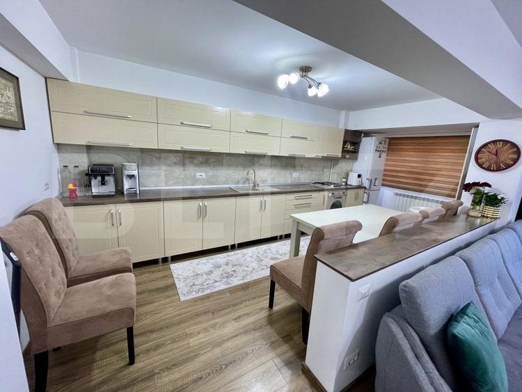 Apartament cu 3 camere semidecomandat, mobilat în Burdujeni