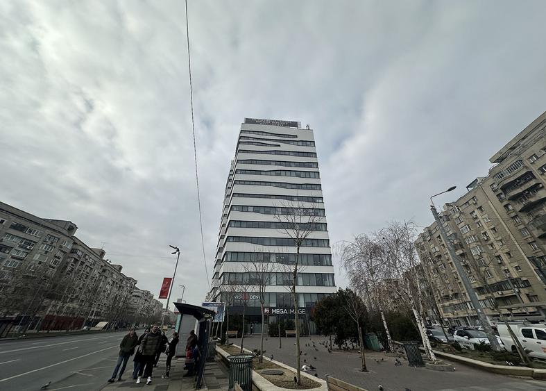 Birou, de 9,500 mp, în Muncii