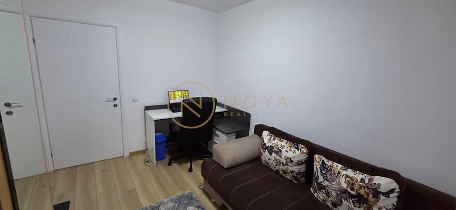 Apartament cu 4 camere semidecomandat în Politehnica