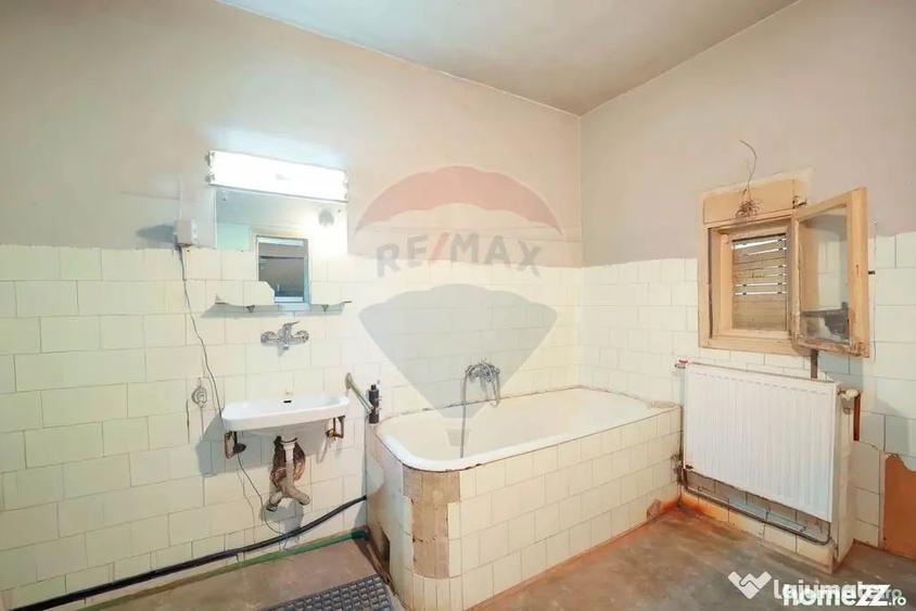 Casă cu 4 camere cu Teren 1425 Mp în Podgoria