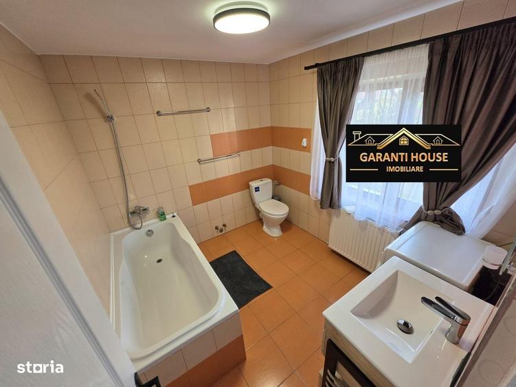 Casă cu 4 camere în Central