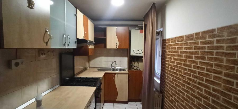 Garsonieră decomandată în Central