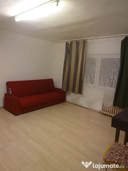Apartament cu 2 camere nedecomandat în Central