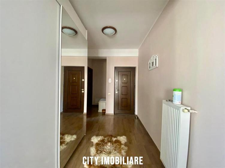 Apartament cu 3 camere semidecomandat, mobilat în Zorilor