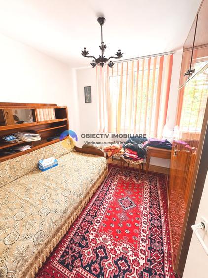 Apartament cu 3 camere semidecomandat în Dărmănești