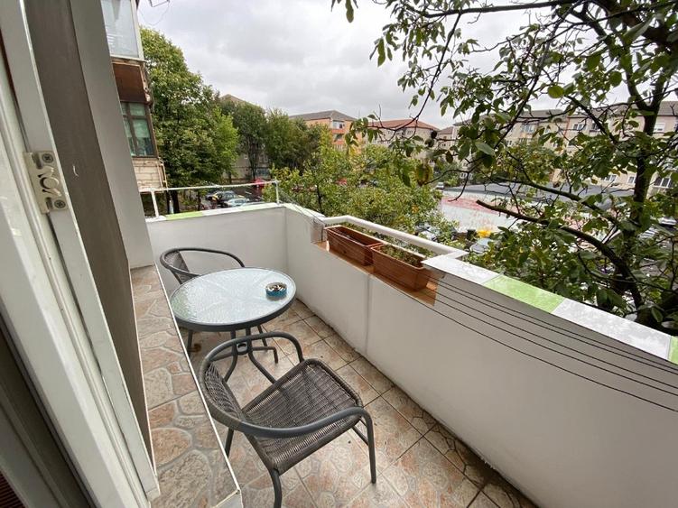 Apartament cu 4 camere decomandat, mobilat în Soarelui