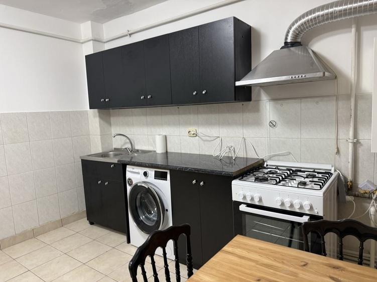Garsonieră decomandată în Central