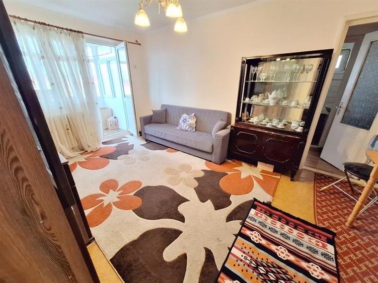 Apartament cu 2 camere semidecomandat în Narcisa