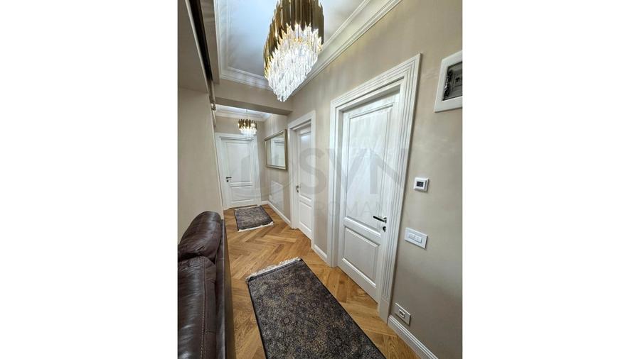 Apartament cu 3 camere decomandat în Aviației