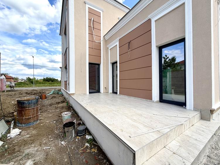 Duplex cu 4 camere cu Canalizare în Ghiroda
