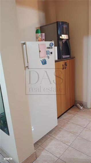 Apartament cu 3 camere decomandat în Polonă