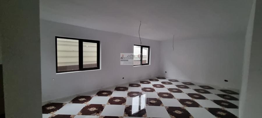 Casă individuală cu 5 camere cu Teren 504 Mp în Sud