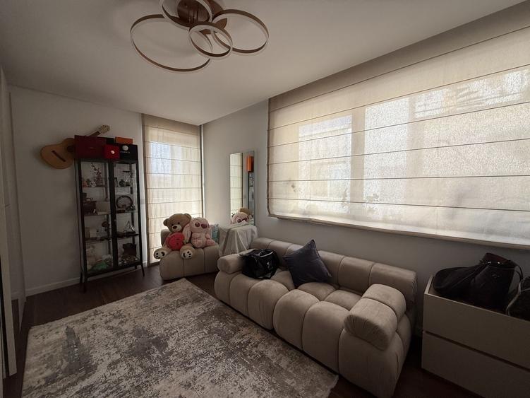 Apartament cu 4 camere decomandat, mobilat în Primăverii