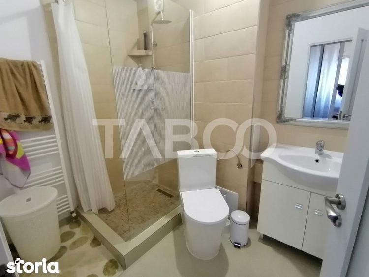 Apartament cu 3 camere semidecomandat, mobilat în Ștrand