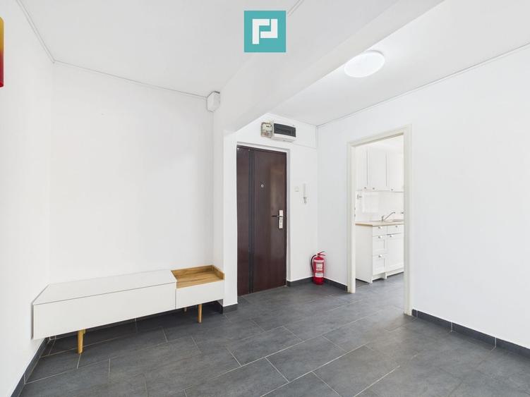 Apartament cu 3 camere, mobilat în Central