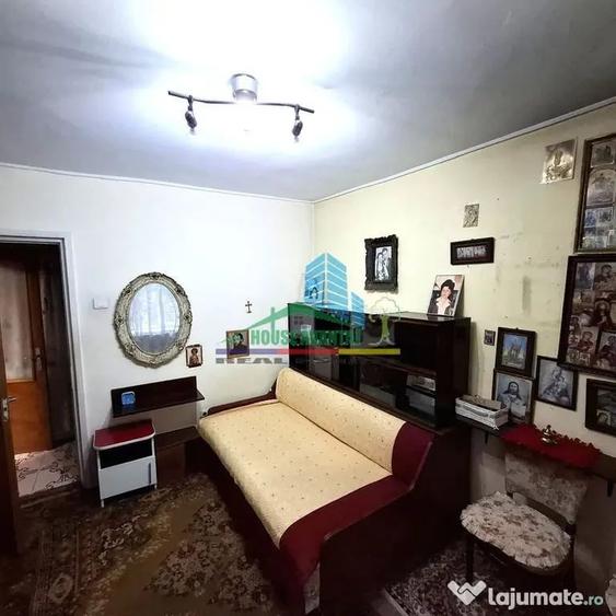 Apartament cu 3 camere semidecomandat în Gară