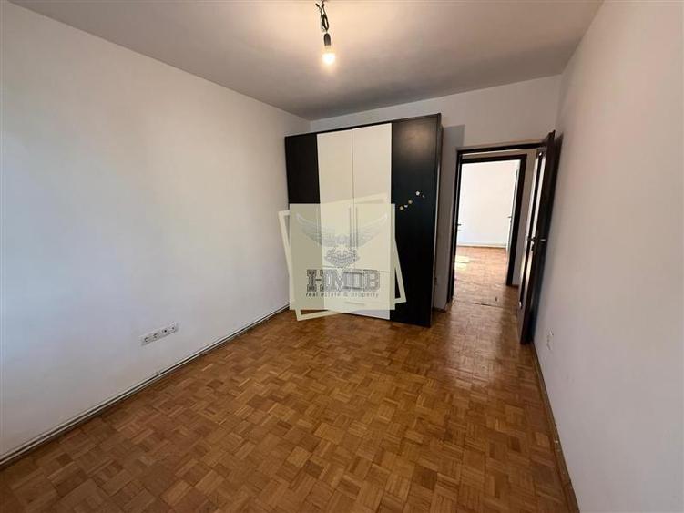 Apartament cu 4 camere decomandat în Hipodrom 1