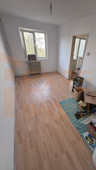 Apartament cu 2 camere semidecomandat în Groapa