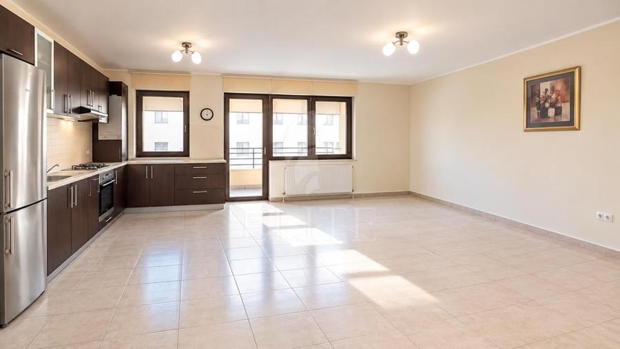 Apartament cu 3 camere semidecomandat în Andrei Mureșanu