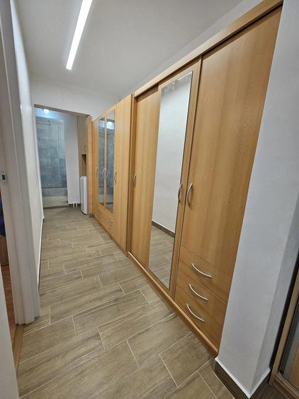 Apartament cu 3 camere decomandat în Lujerului