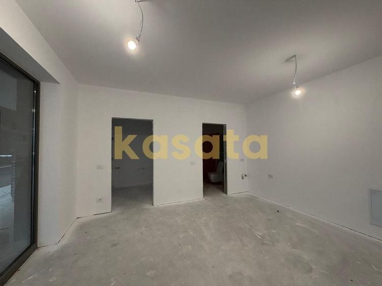 Spațiu comercial, de 64.580001831055 mp, în Barbu Văcărescu